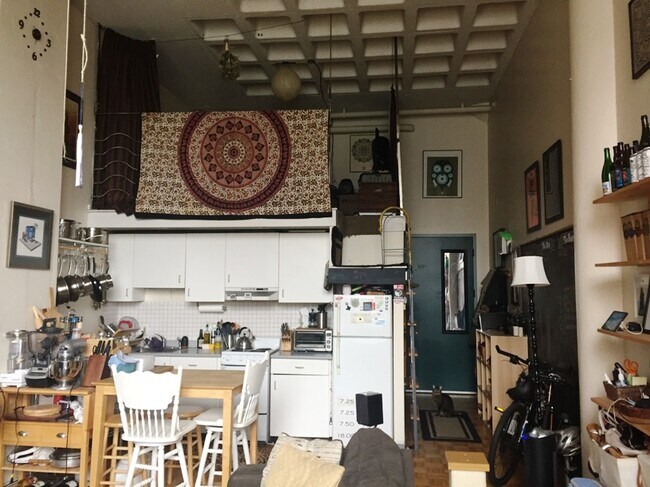 80 Brookline Ave, Unit 226B in Boston, MA - Foto de edificio - Building Photo