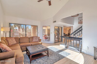 10566 N 87th Pl in Scottsdale, AZ - Foto de edificio - Building Photo