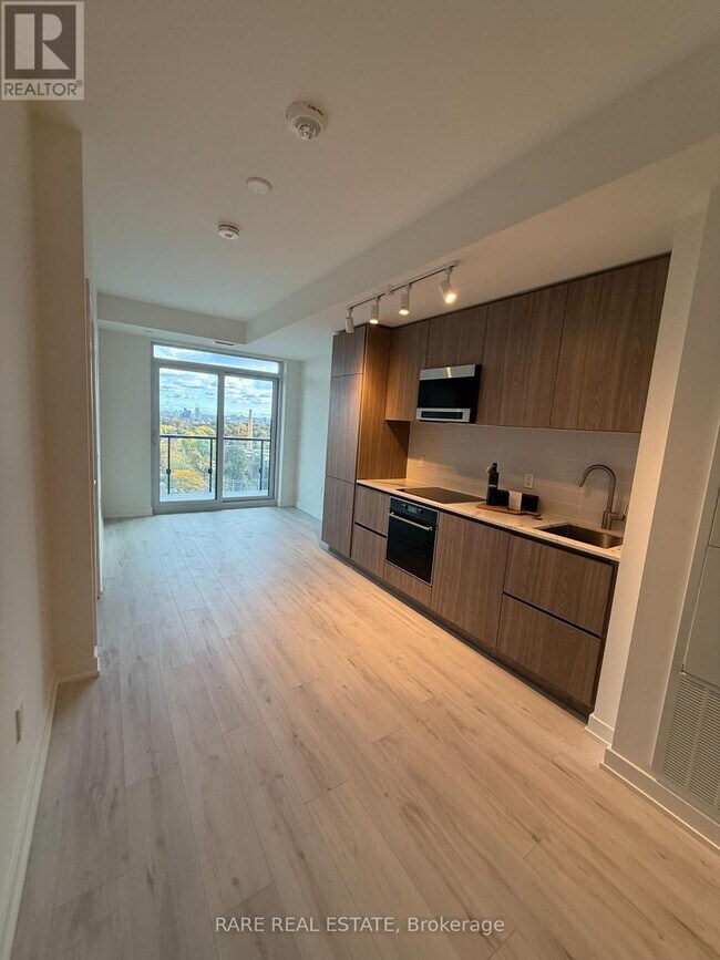 110 Broadway Ave in Toronto, ON - Building Photo - Building Photo