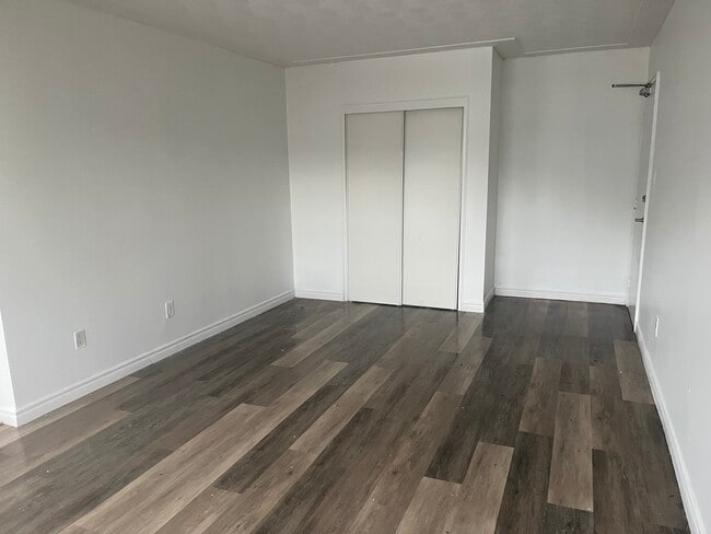 21 Stirling Ave S in Kitchener, ON - Building Photo - Building Photo