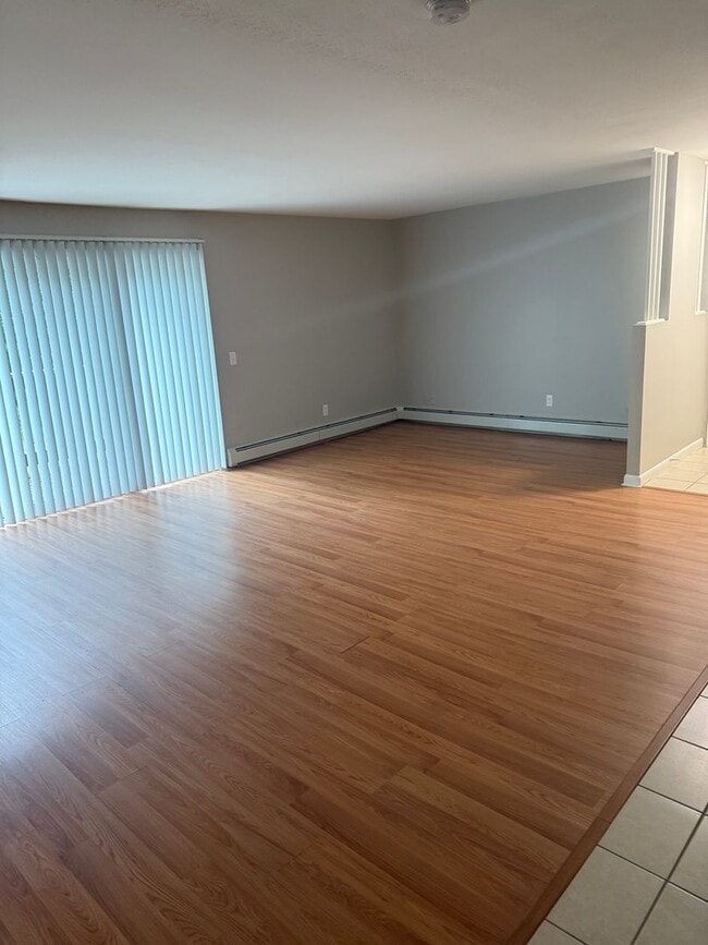 283-435 Oaklawn Ave in Cranston, RI - Building Photo - Building Photo