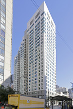 West77 Apartments in Chicago, IL - Foto de edificio - Building Photo