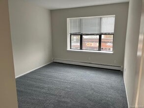 161 Main St in Port Washington, NY - Building Photo - Building Photo