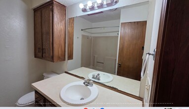 409 S Greengate Dr in Yukon, OK - Building Photo - Building Photo