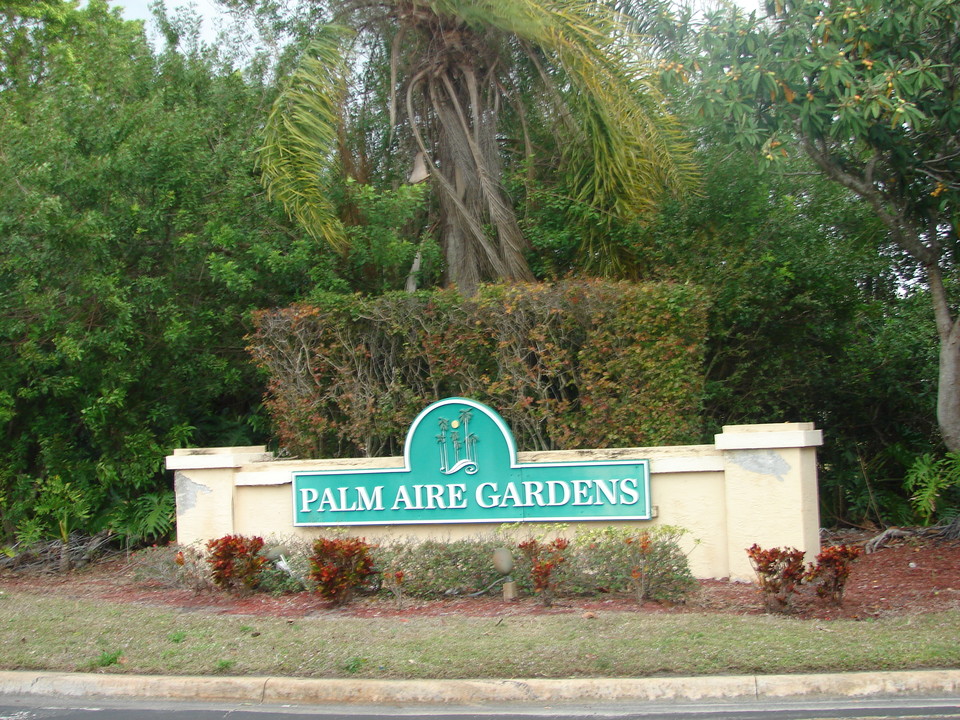 Palm Aire Gardens in Pompano Beach, FL - Foto de edificio