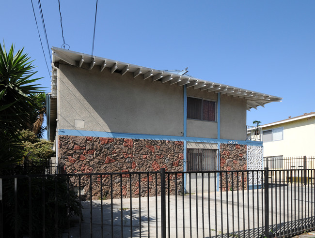 2424 E 3rd St in Los Angeles, CA - Building Photo - Building Photo