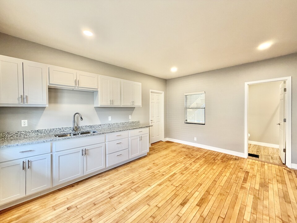425 S Jackson St in Janesville, WI - Building Photo