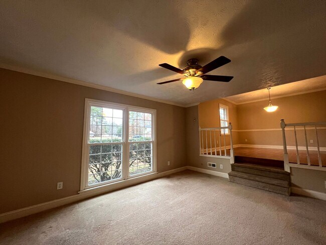 1233 Wilderness Dr in Spring Lake, NC - Building Photo - Building Photo