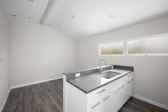 6866 Babcock Ave in North Hollywood, CA - Building Photo - Building Photo