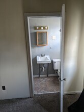 144 Virginia St, Unit b in Wheeling, WV - Building Photo - Building Photo