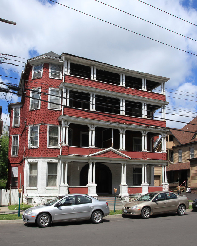 109 Oak St in Binghamton, NY - Building Photo - Building Photo