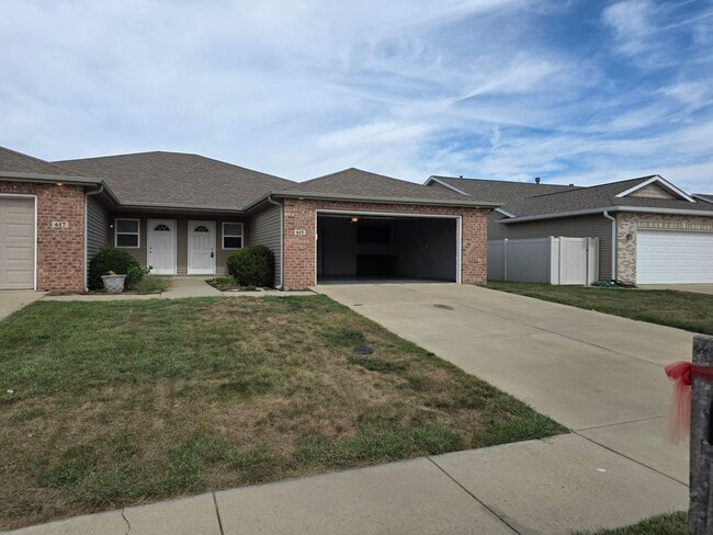 615 Jetty Dr in Chatham, IL - Building Photo - Building Photo