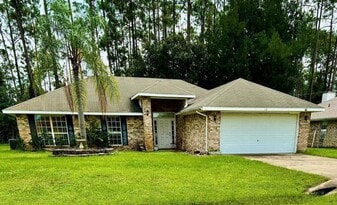 12 Regency Dr in Palm Coast, FL - Building Photo
