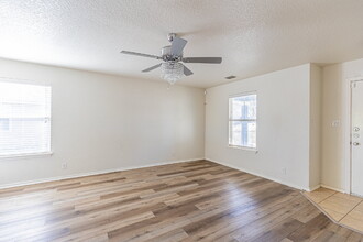 7307 Milky Way Dawn in San Antonio, TX - Building Photo - Building Photo