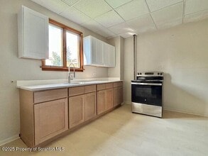 645 Prescott Ave in Scranton, PA - Building Photo - Building Photo