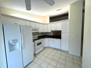 4928 Sable Pine Cir in West Palm Beach, FL - Building Photo - Building Photo