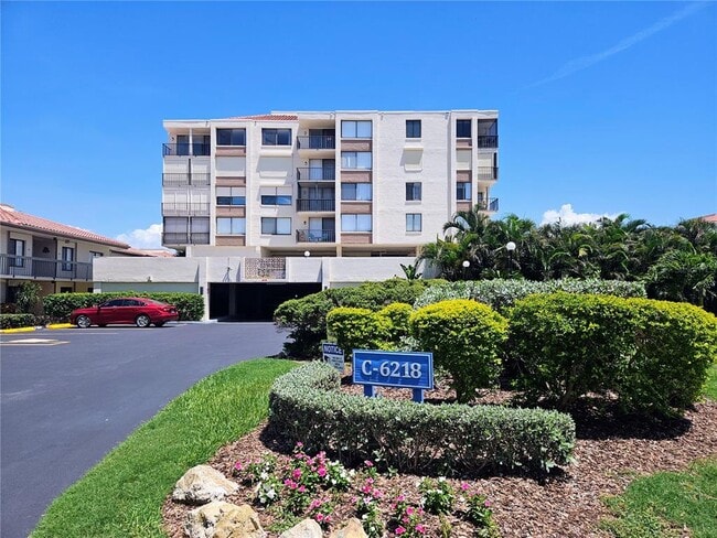 property at 6218 Palma Del Mar Blvd S