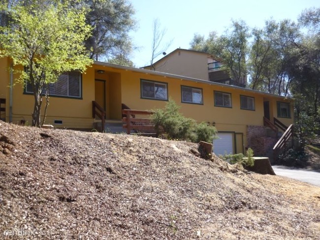 951 Shaws Flat Rd-Unit -# B in Sonora, CA - Building Photo - Building Photo