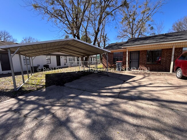 property at 203 S Boone St