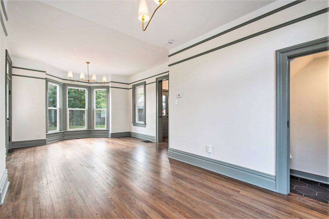 523 W Marion St in South Bend, IN - Foto de edificio