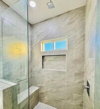 2304 E Tamarindo Ave in Hidalgo, TX - Foto de edificio - Building Photo