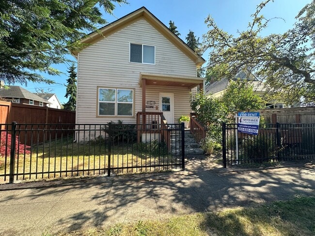 property at 2614 S 7th St