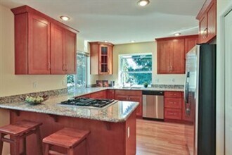 7512 130th Ave NE in Kirkland, WA - Building Photo - Building Photo