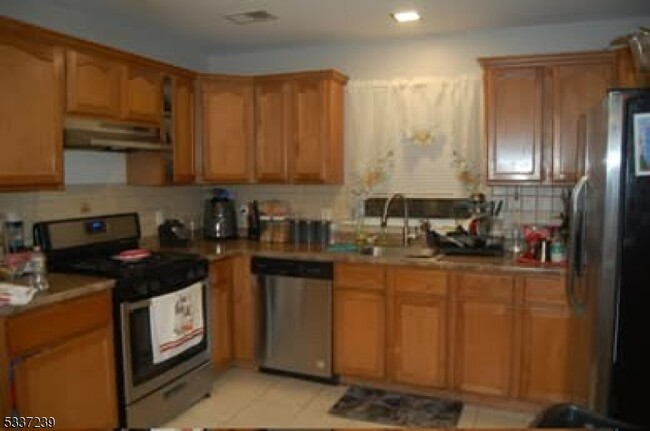 523 Marshall St, Unit 2 in Elizabeth, NJ - Building Photo - Building Photo