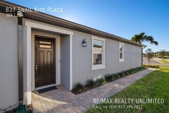 837 Snail Kite Pl in Sun City Center, FL - Building Photo - Building Photo