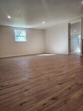202 W Martin Ave in Comanche, TX - Building Photo - Building Photo