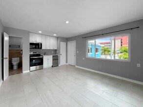 17615 Lee Ave in Redington Shores, FL - Building Photo - Building Photo