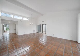 20 San Sebastian Dr in Rancho Mirage, CA - Foto de edificio - Building Photo