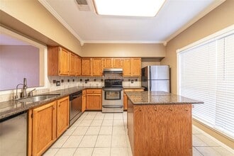 2444 Bering Dr in Houston, TX - Building Photo - Building Photo