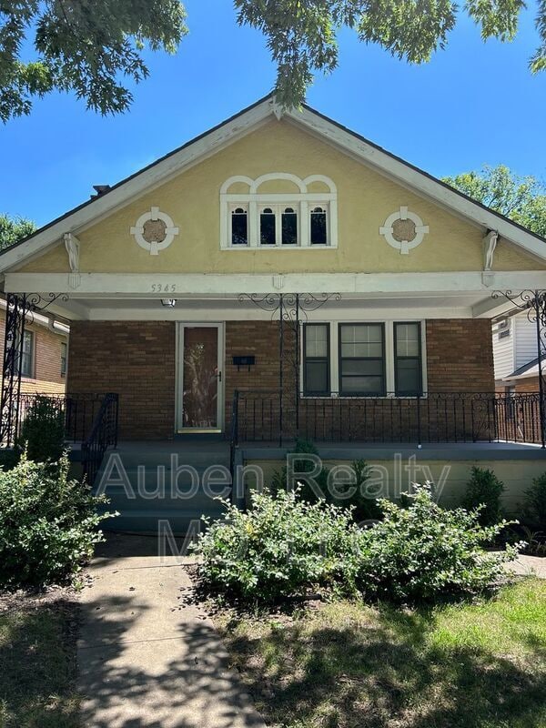 property at 5345 Charlotte St