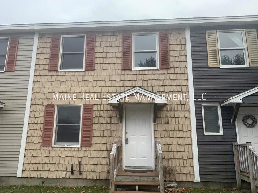411 Old County Rd in Hampden, ME - Building Photo