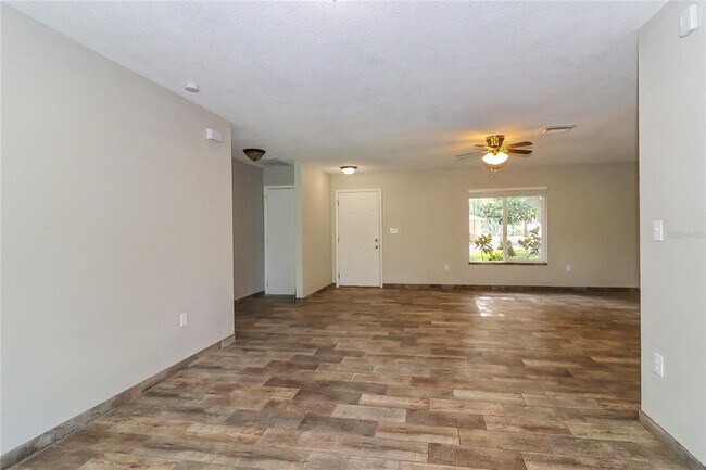 4835 Toni Ave in Lakeland, FL - Building Photo - Building Photo