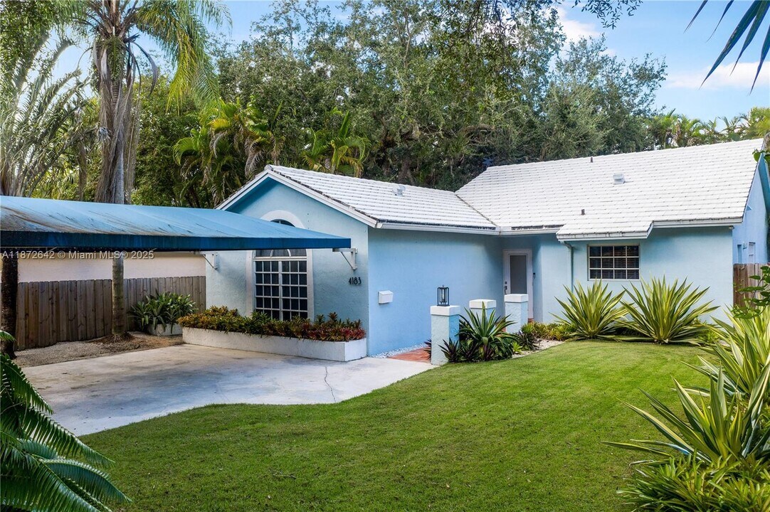 4183 Pamona Ave in Miami, FL - Building Photo
