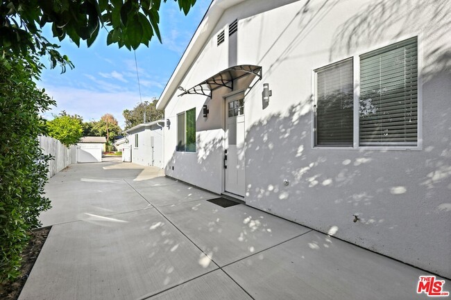 property at 13550 Hamlin St