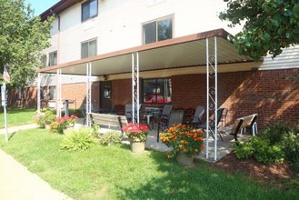 Seton Square Zanesville in Zanesville, OH - Foto de edificio - Building Photo