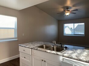 3513 Chelsea St in Klamath Falls, OR - Foto de edificio - Building Photo
