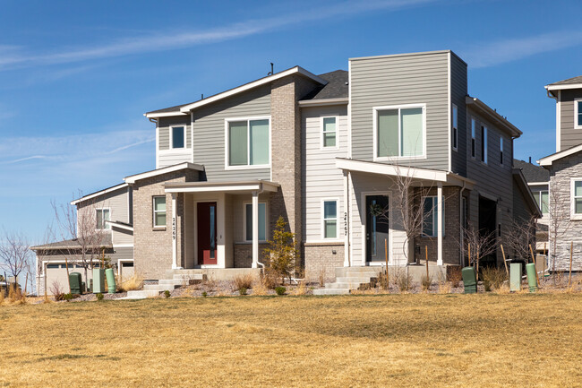 Urban Collection at The Aurora Highlands in Aurora, CO - Building Photo - Building Photo