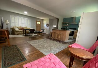 210 Vista Dr in Athens, GA - Building Photo - Building Photo