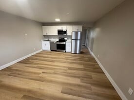 8480 Jewel Lake Rd in Anchorage, AK - Building Photo