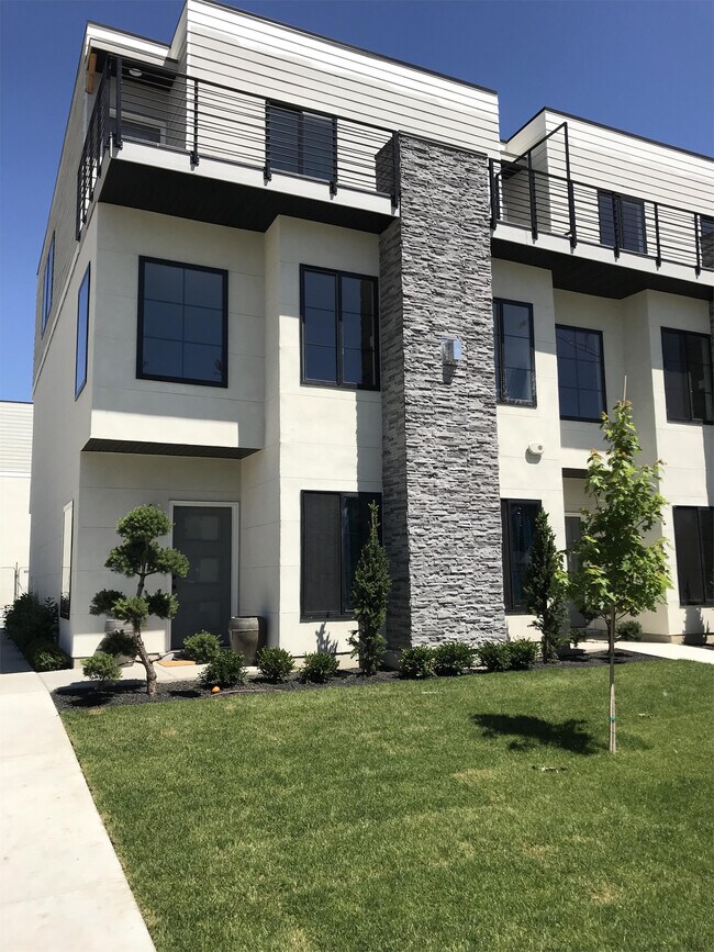 2968 Richmond View Ct in Salt Lake City, UT - Building Photo - Building Photo