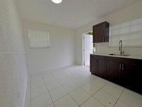 15741 NW 40th Ct in Opa Locka, FL - Building Photo - Building Photo