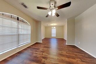4826 Pecan Grove Dr in Pearland, TX - Building Photo - Building Photo