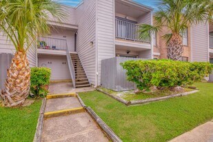 3220 69th St in Galveston, TX - Building Photo