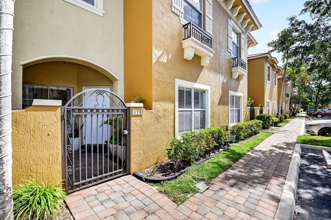 173 Lake Monterey Cir in Boynton Beach, FL - Building Photo - Building Photo