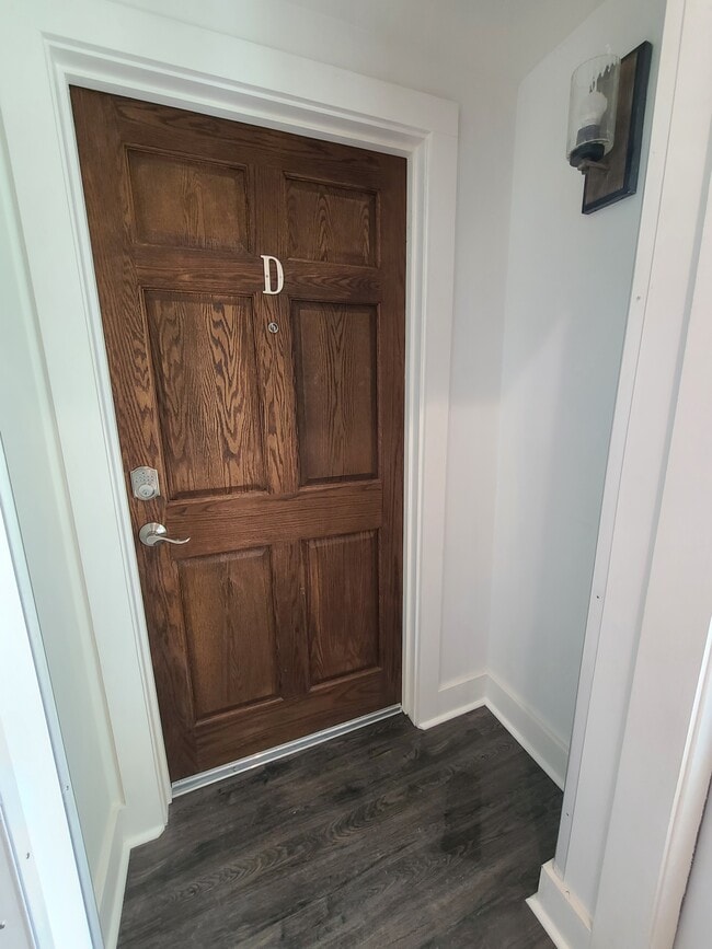 100 W Washington St, Unit D in Harrisonville, MO - Foto de edificio - Building Photo