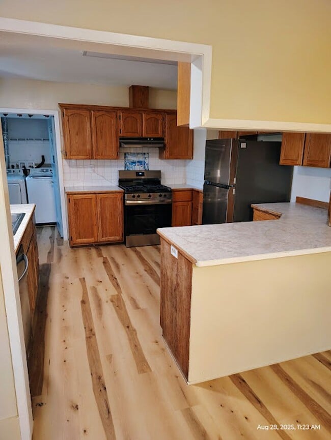 1658 SE Cobb St in Roseburg, OR - Building Photo - Building Photo